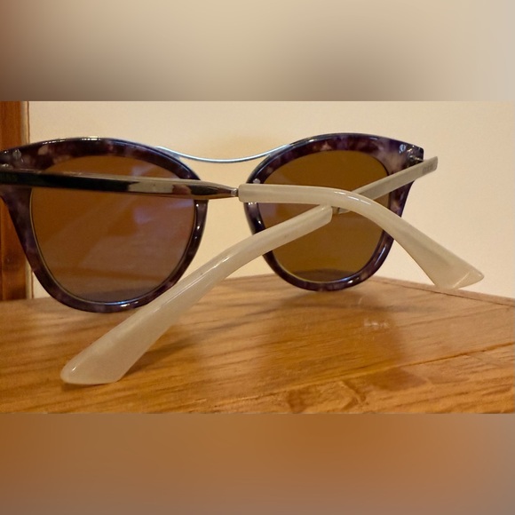 Guess Purple Tortoise Silver Edge Sunglasses - Picture 2 of 3